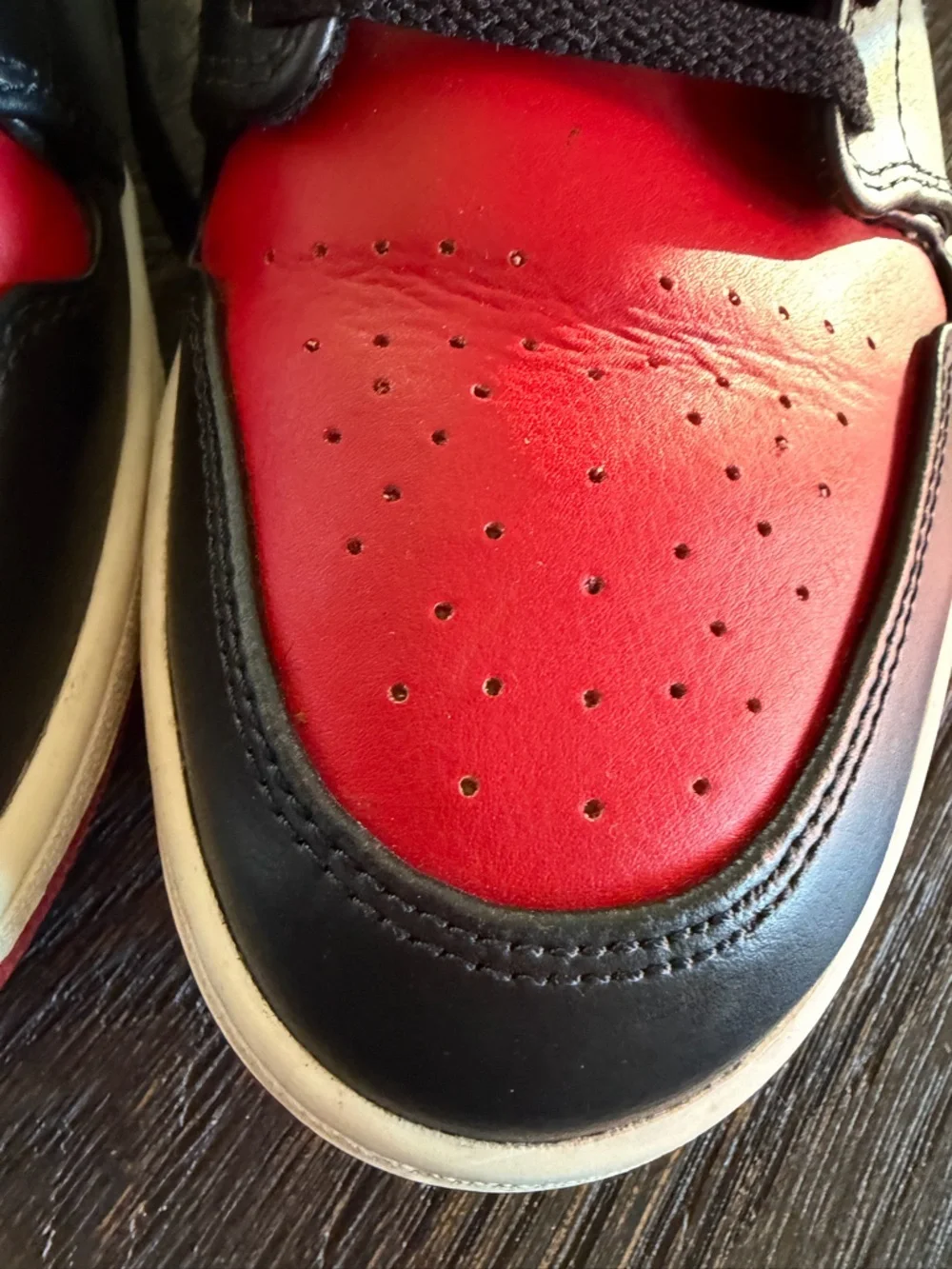 Nike Jordan 1 Low Bred Toe Size 11 Gym Red White Black Chicago